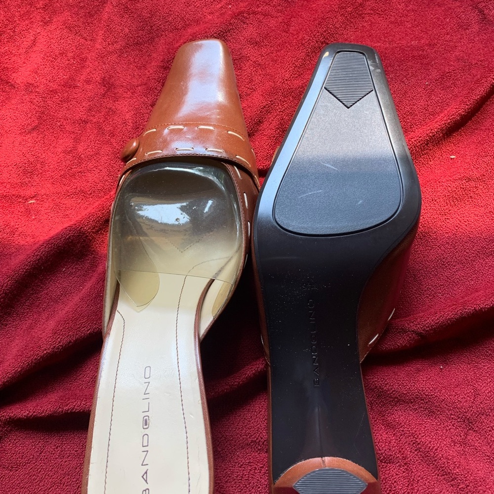 Size 9 women’s mule, never worn, excellent condition.